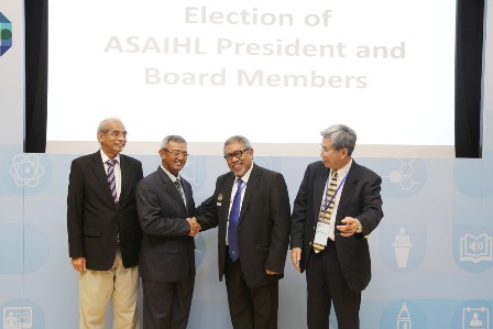 Dari kiri Prof. Emeritus Tan Sri Dato' Dr. Syed Jalaludin Syed Salim (Chairman of Election Commitee), Prof. Dato' Dr. Mohd Fauzi Hj. Ramlan (President of ASAIHL effective 1st January 2015), Prof. Dr. Idrus A. Paturusi, Dr. Ninnat Olanvoravuth