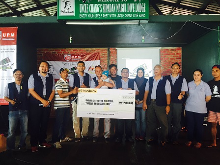Uncle Chang’s Dive Lodge menyumbang kali kedua RM12,000 kepada kumpulan penyelidik UPM baru-baru ini di mana kali pertama beliau telah menyumbang sebanyak RM20,000 pada Januari lalu